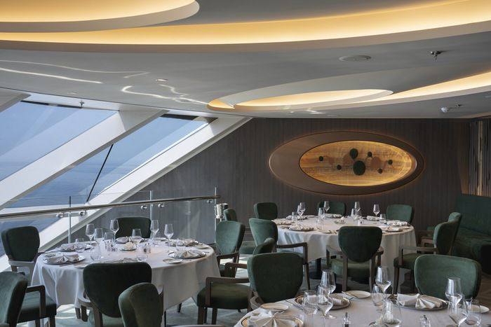Restaurants & Dining
